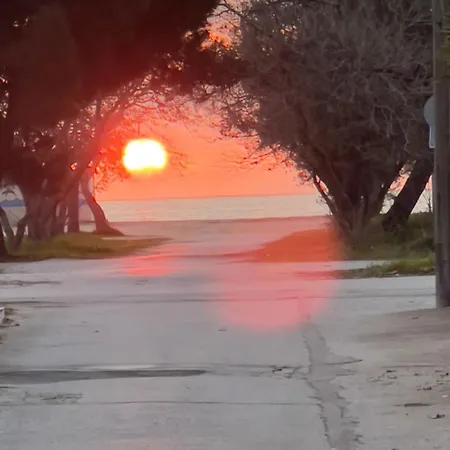 Assamaris Beachfront House * أسبروبالتا