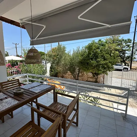 Assamaris Beachfront House *