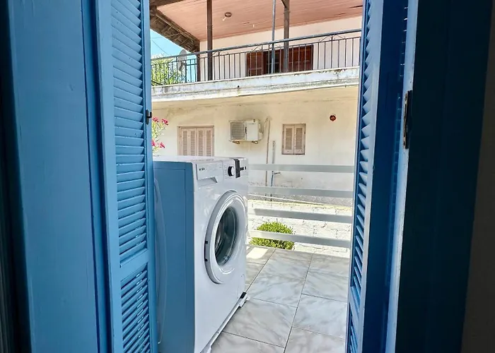 Assamaris Beachfront House Willa *