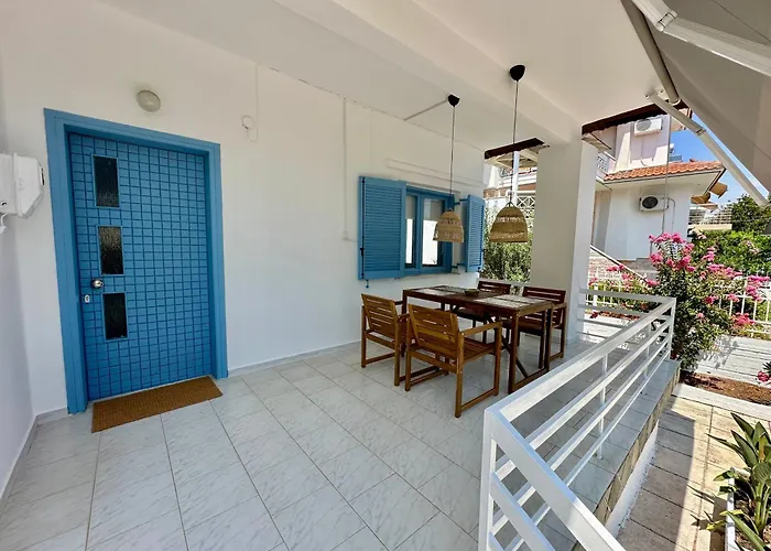 Assamaris Beachfront House *