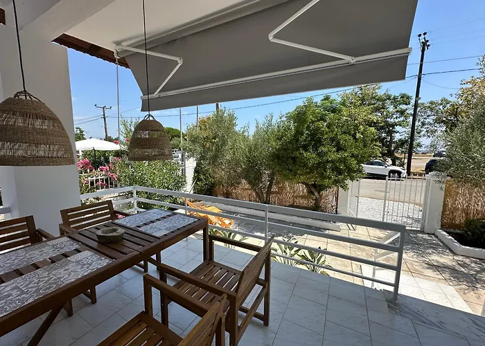 Assamaris Beachfront House *